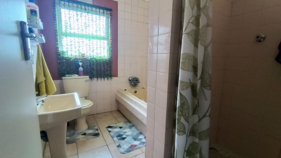 5 Bedroom Property for Sale in Yorkshire Estate Western Cape